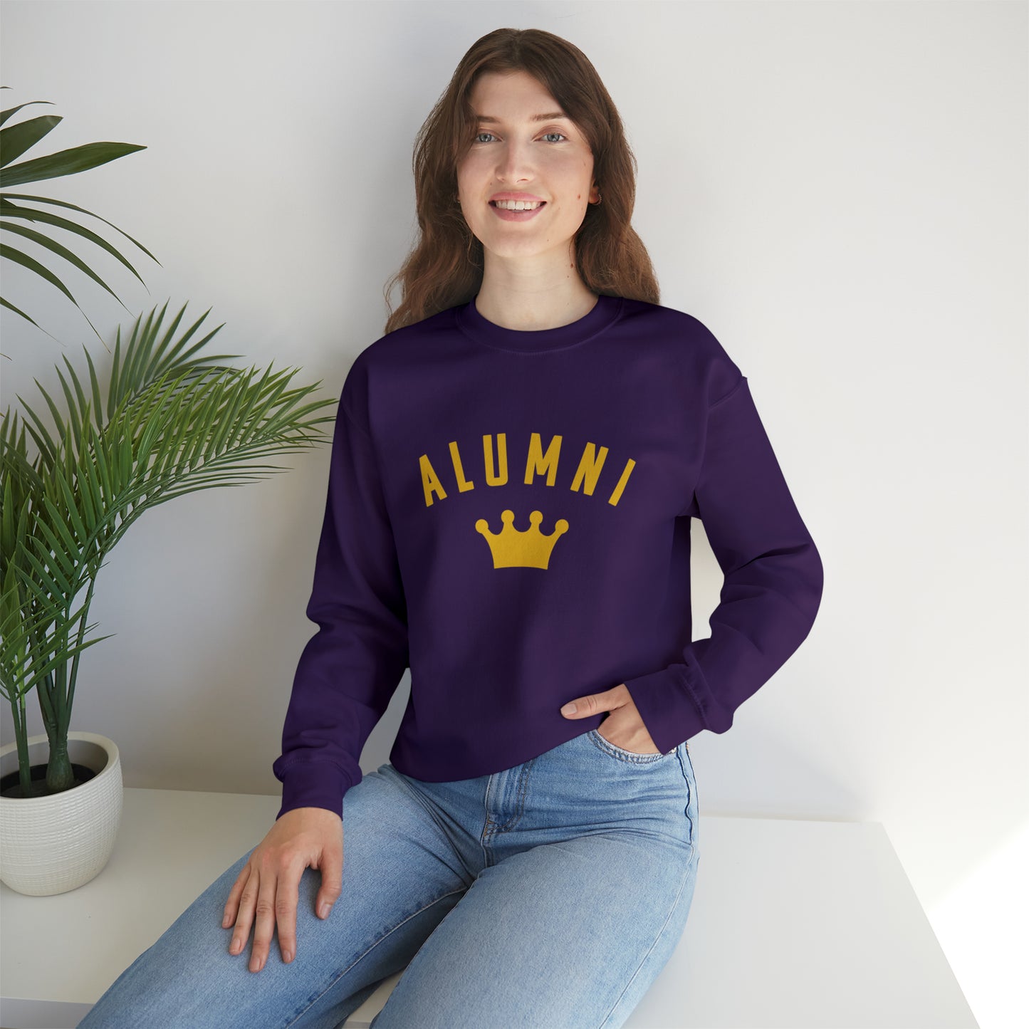 Alumni Queen-Unisex Heavy Blend™ Crewneck Sweatshirt